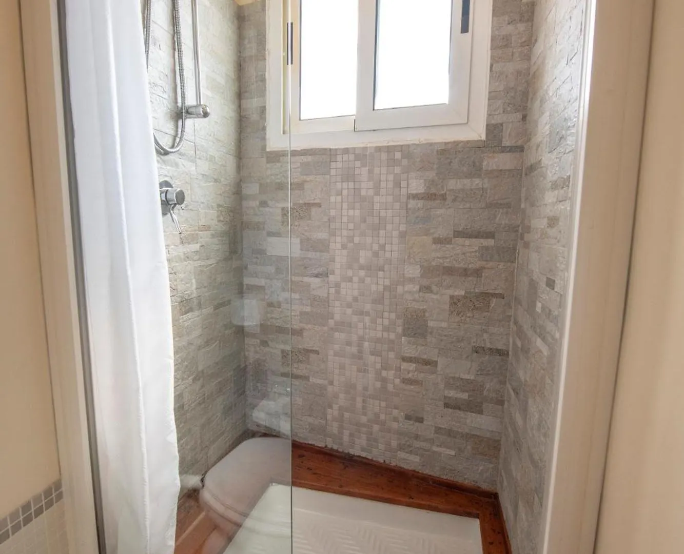 Apartment 201B - Appartamento In Villa, Relax Nel Verde Di Lavagna, Giardino E Piscina Condivisa