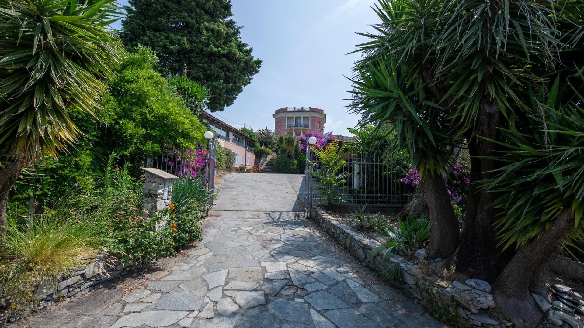 Apartment 201B - Appartamento In Villa, Relax Nel Verde Di Lavagna, Giardino E Piscina Condivisa