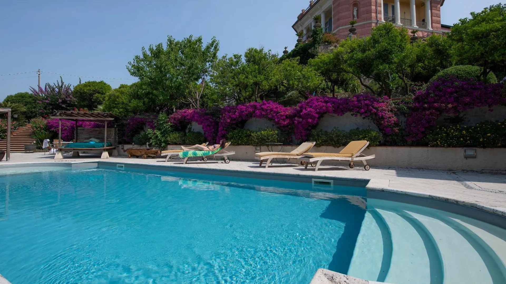 201B - Appartamento In Villa, Relax Nel Verde Di Lavagna, Giardino E Piscina Condivisa Italy